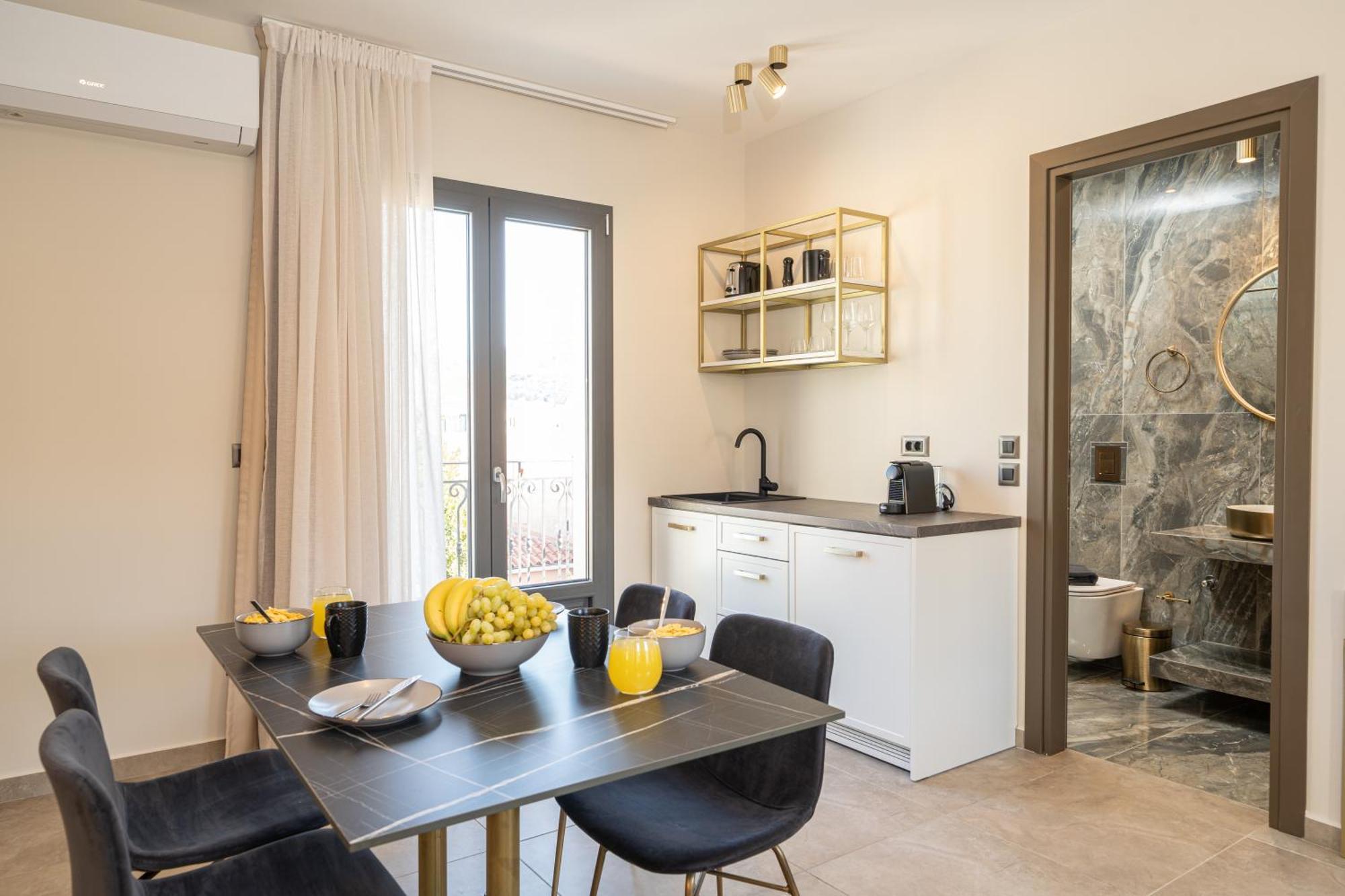 Kantada Central Suite Аргостолион Экстерьер фото